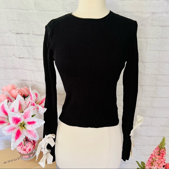 Zara Bow Sleeved Sweater - Picture 2 of 12